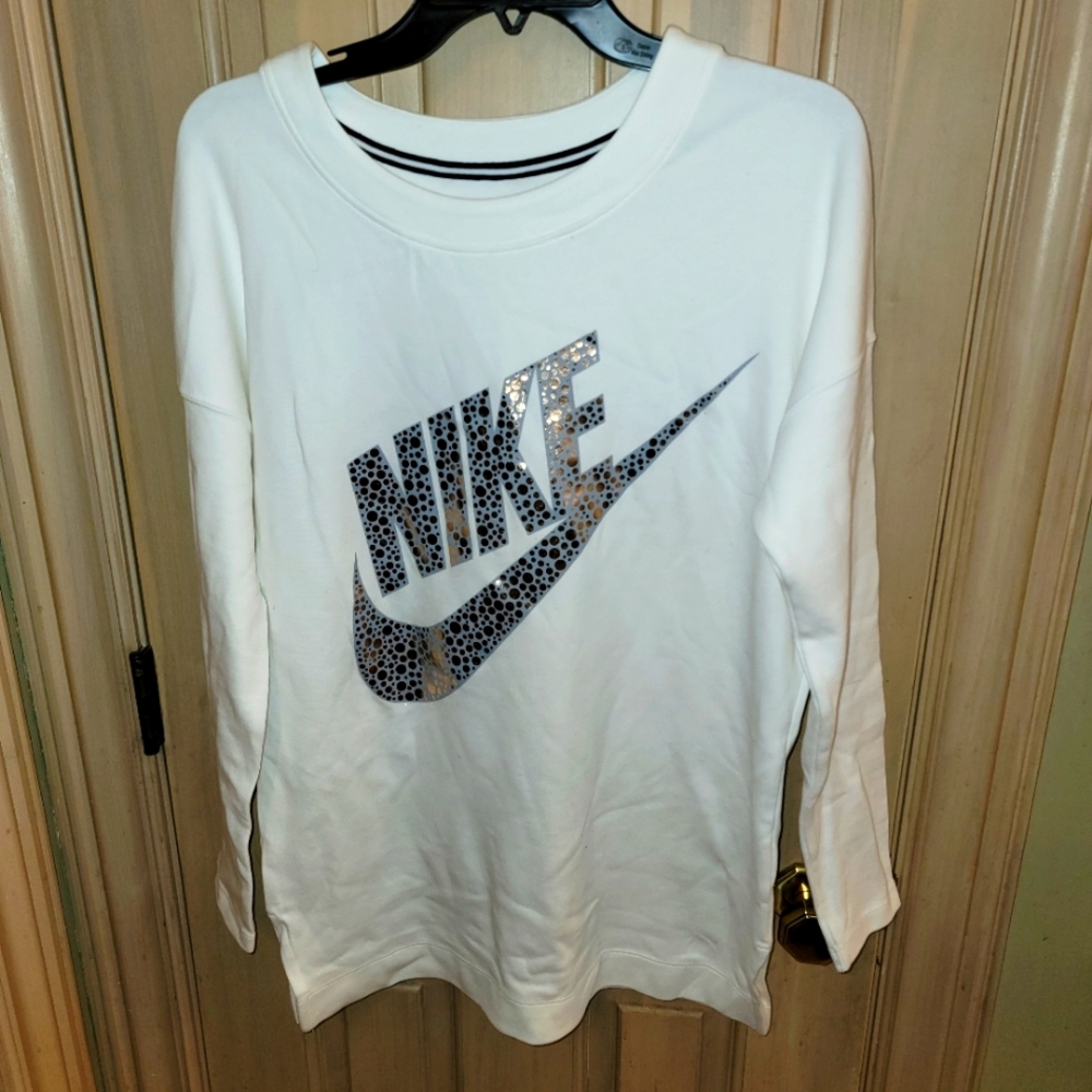 NWOT Misses sz S Nike  Metalic Swoosh White Sweatshirt